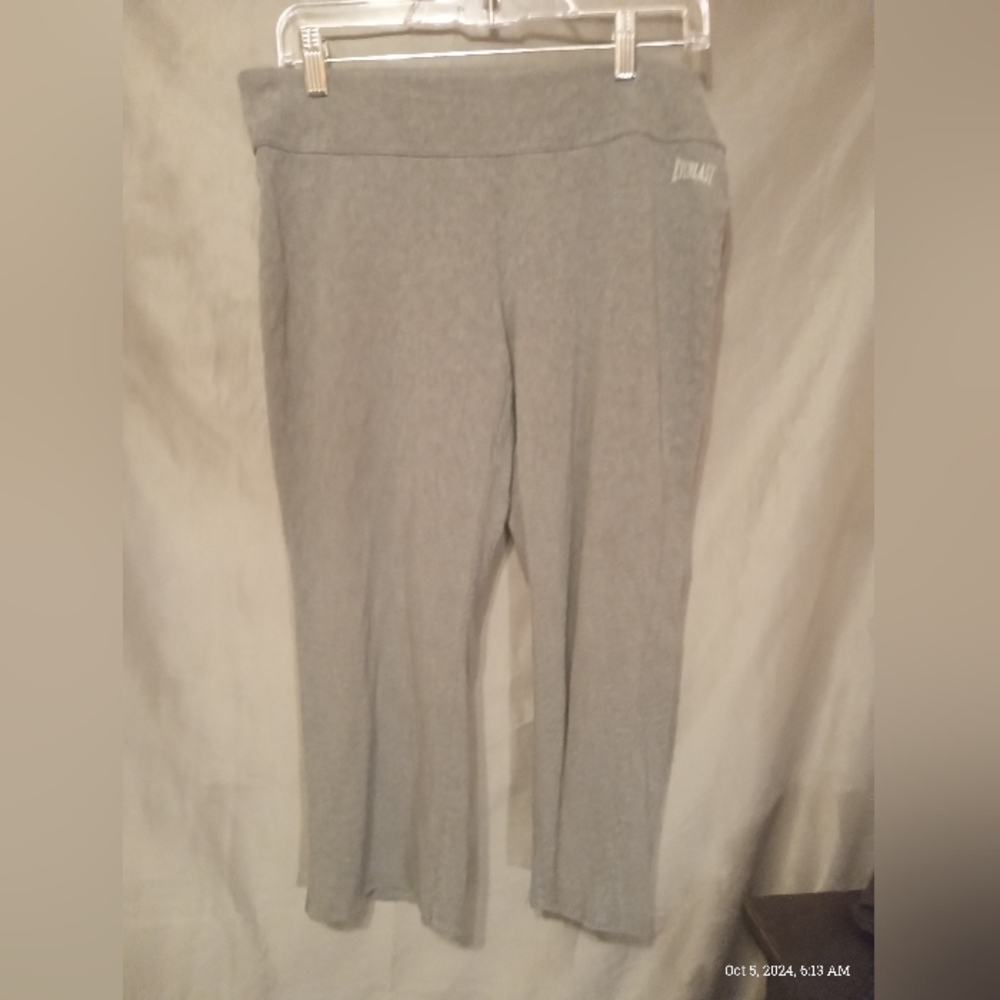 Everlast large grey yoga capris